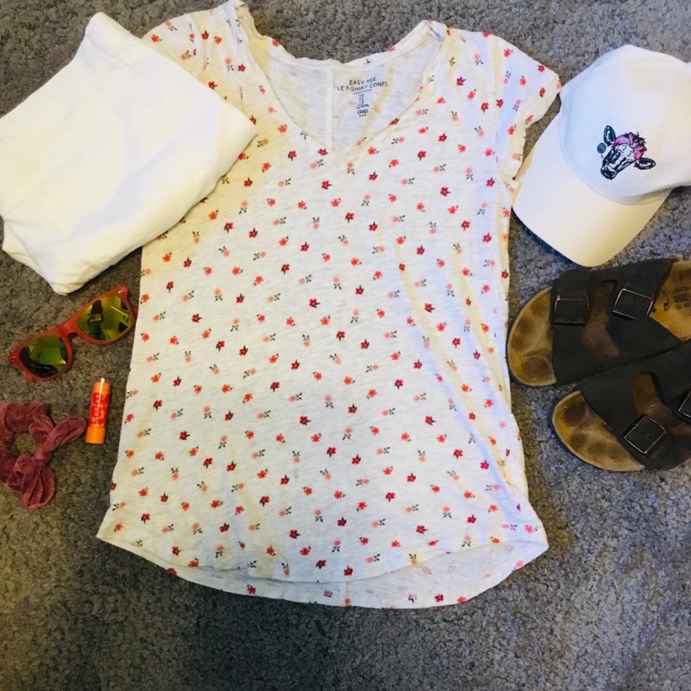 GAP floral short sleeve easy tee.